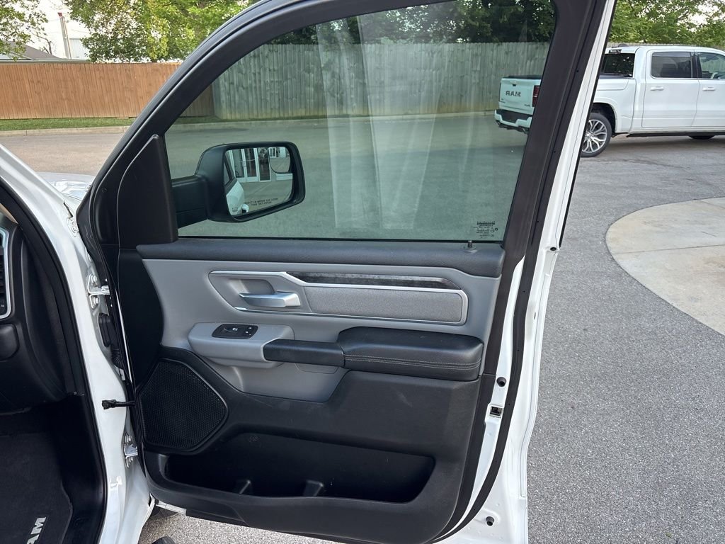 Certified Used 2019 White Ram Big Horn/Lone Star image 39