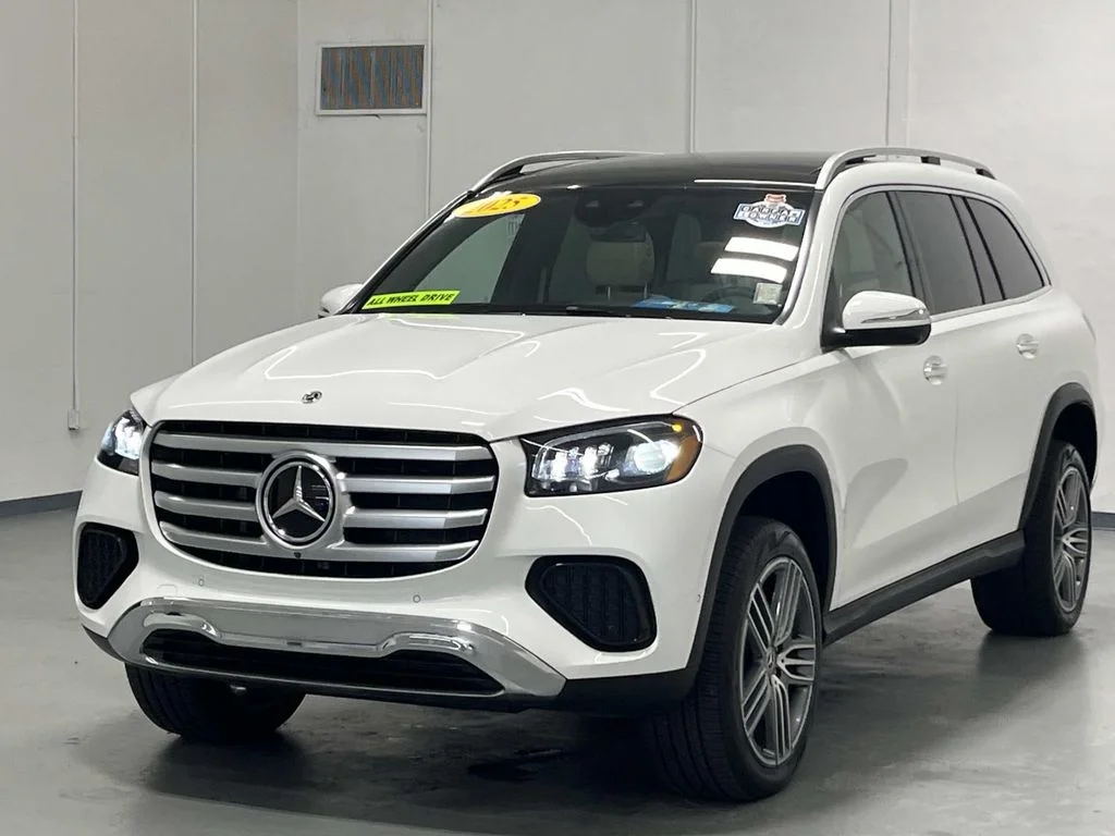 Used 2025 Polar White Mercedes-Benz 450 4MATIC® AWD 3.0L 1 Owner image 4