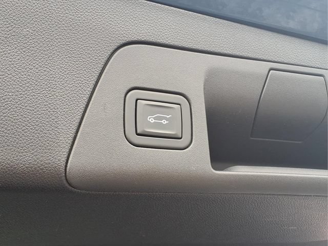 Used 2023 Sapphire Metallic Buick Avenir image 25