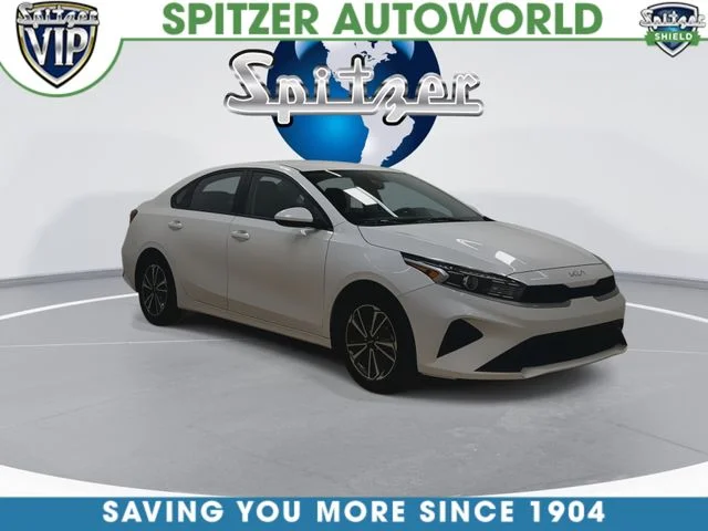 Used 2022 Snow White Pearl Kia LXS image 2