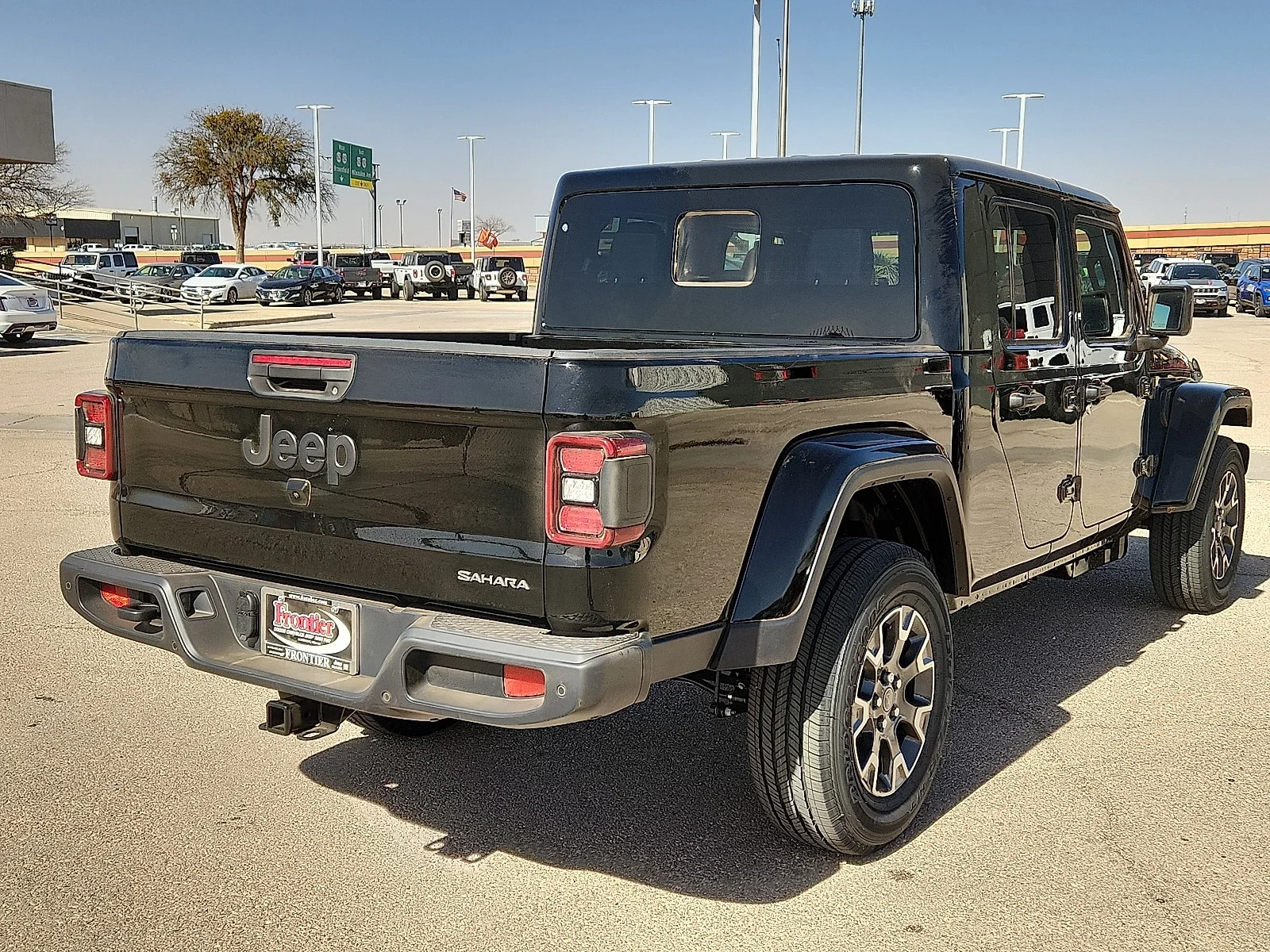 New 2026 Black Clear-Coat  Paint Jeep SAHARA 4X4 image 4