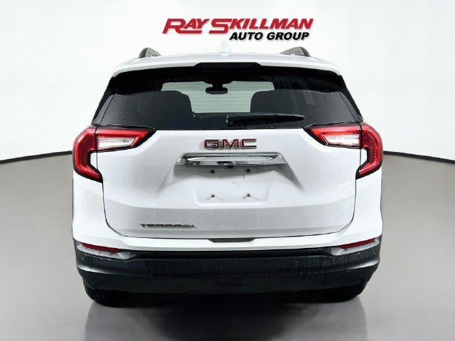 Used 2023 SUMMIT WHITE GMC SLE image 6