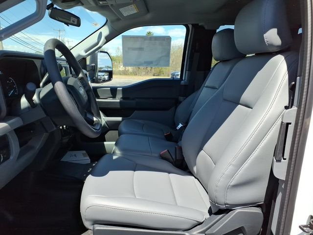 New 2026 Oxford White Ford F-350® XL image 9