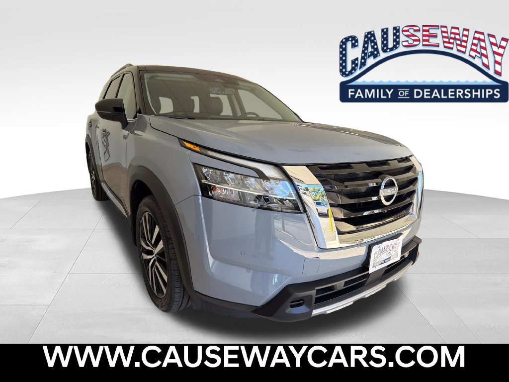 Used 2024 2t Gry Blk Roof Nissan Platinum image 1