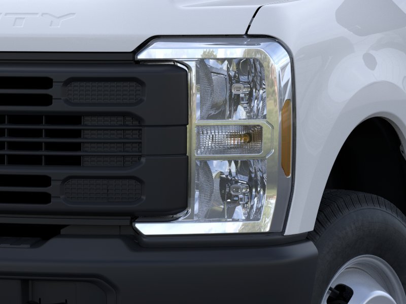 New 2026 Oxford White Ford F-350® XL image 18