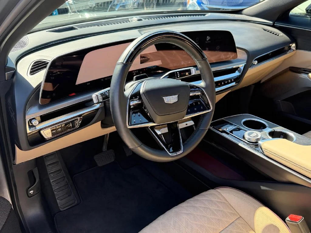 Used 2024 Silver Cadillac Luxury image 12