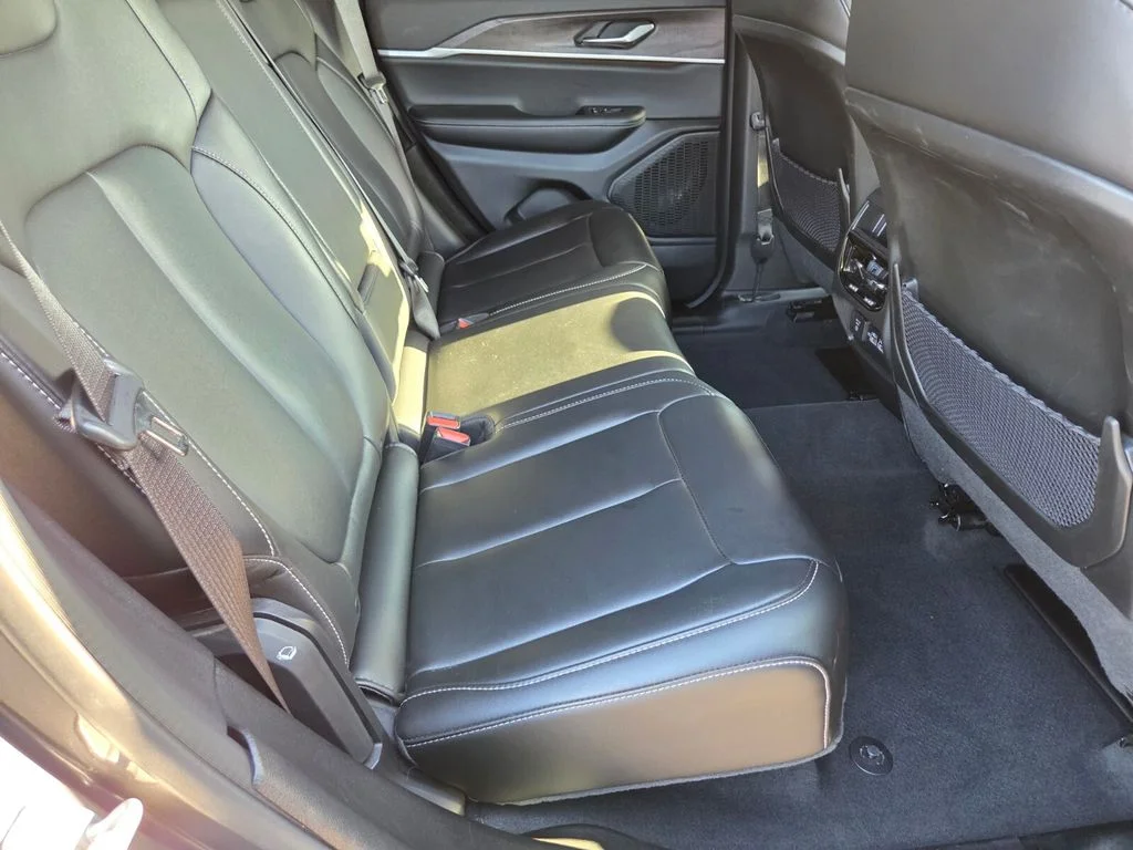 Used 2025 Gray Jeep Limited image 19