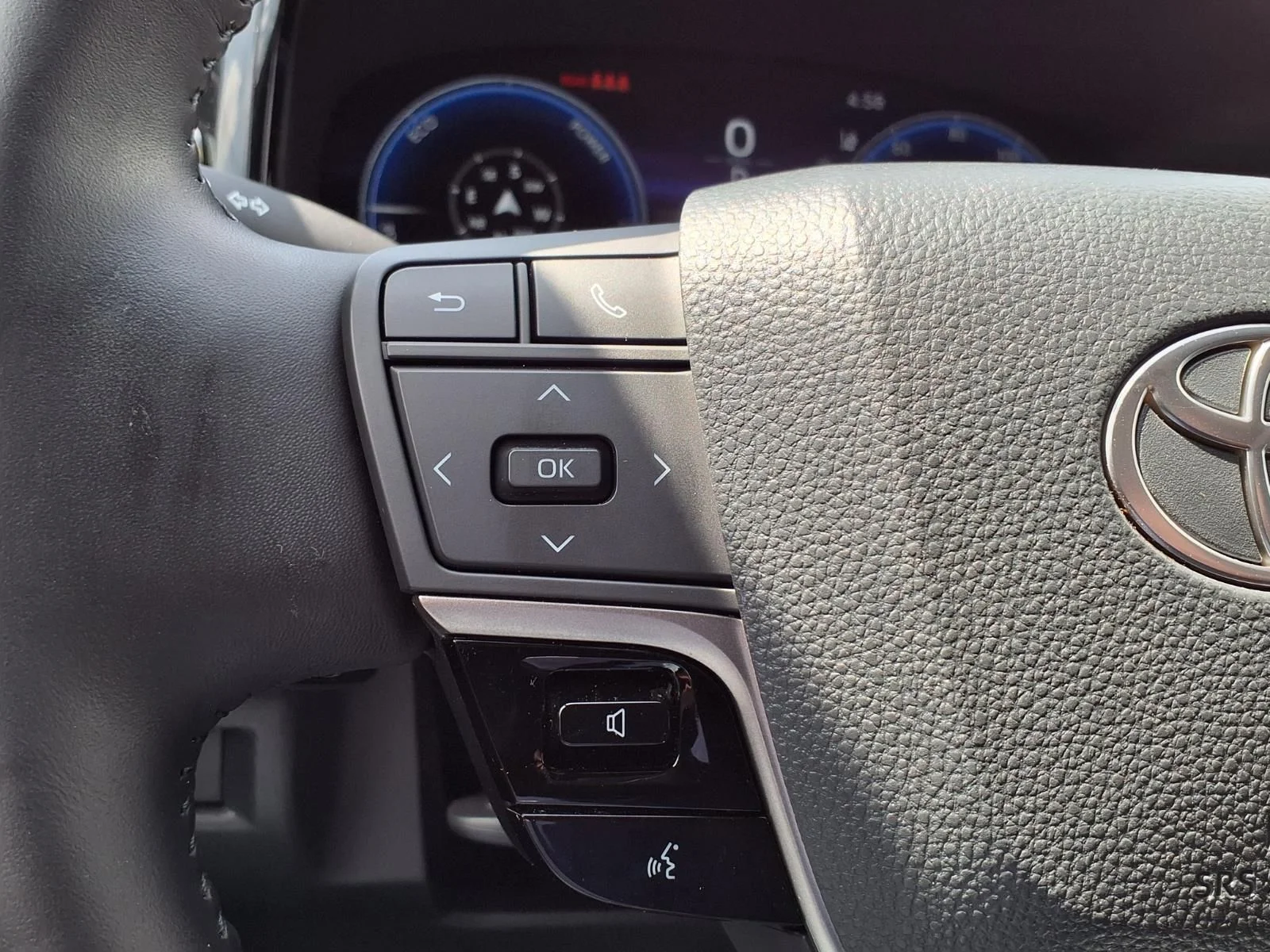 Certified Used 2025  Toyota XSE image 23