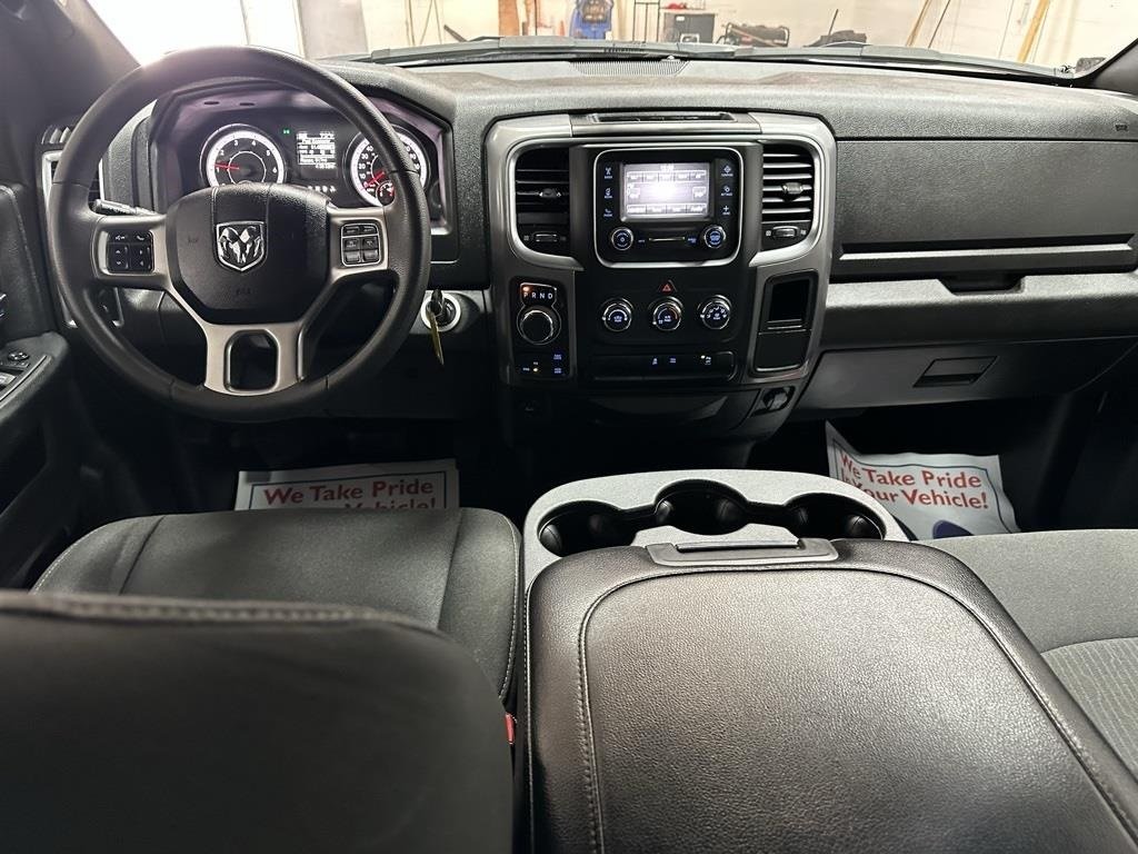 2024 Ram 1500 Classic Warlock photo 3