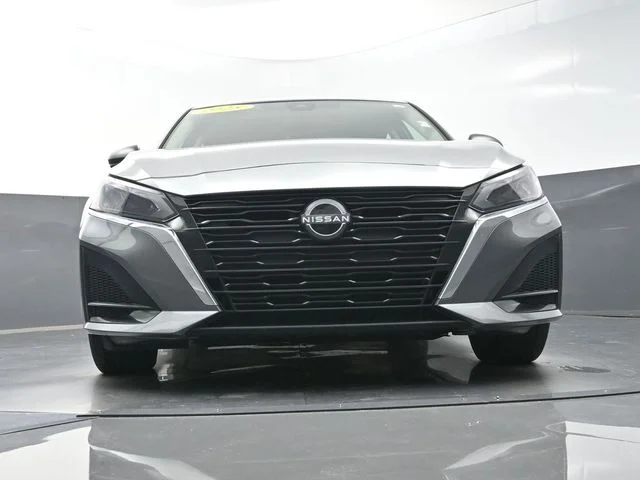 Used 2025 Gray Nissan 2.5 SV image 42