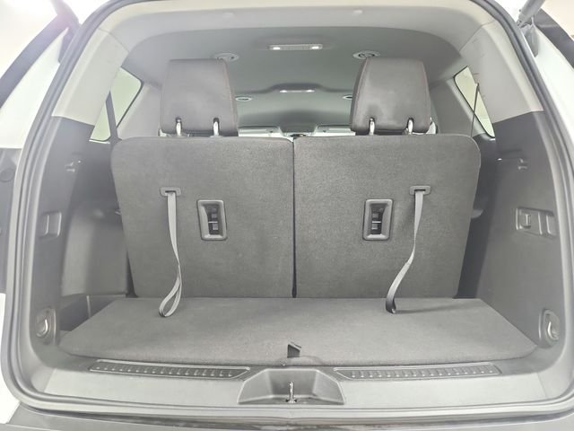 Used 2023 White GMC AT4 image 50