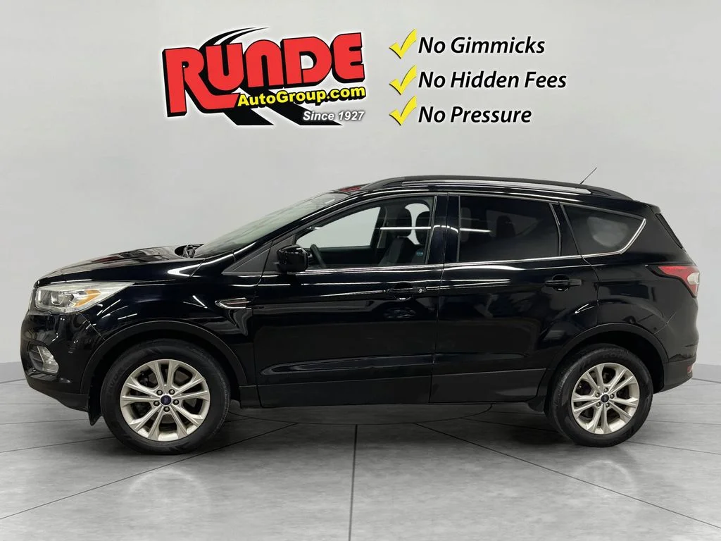 Used 2017 Shadow Black Ford SE image 2