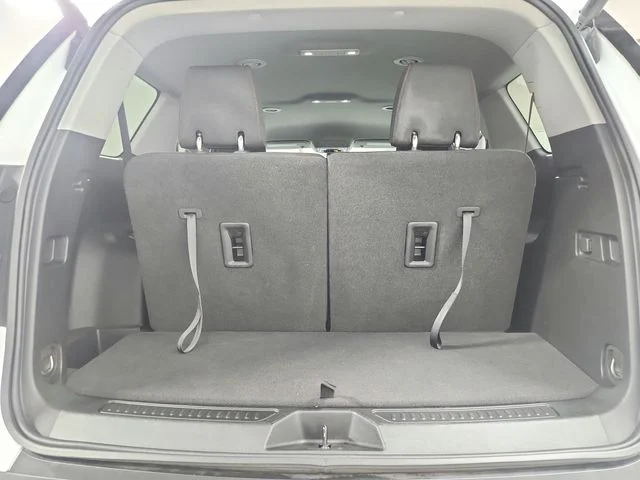 Used 2023 White GMC AT4 image 50