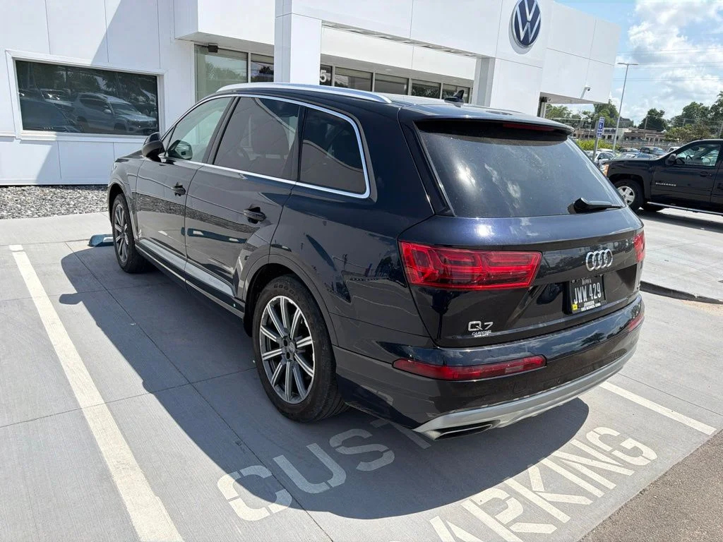 Used 2017  Audi 2.0T Premium Plus image 8