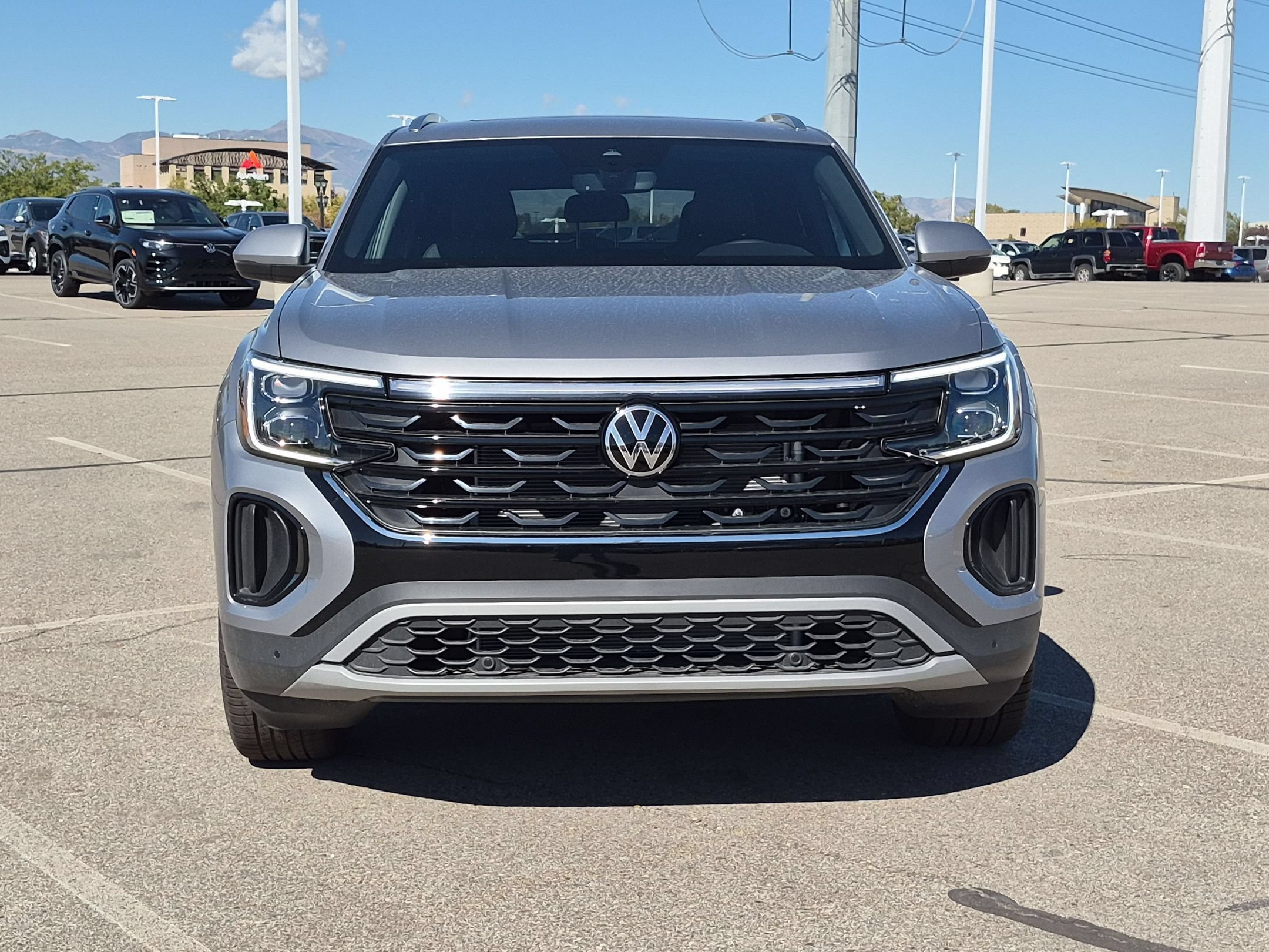 New 2026 Silver Mist Metallic Volkswagen 2.0T SE w/Technology image 9