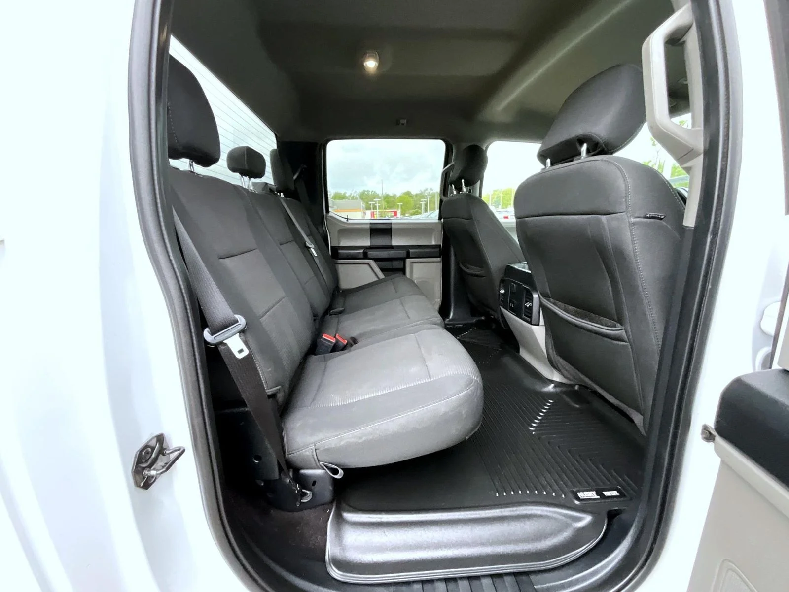Used 2019 White Ford XL image 19