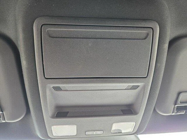 Used 2025 Agate Black Metallic Ford ST-Line image 21