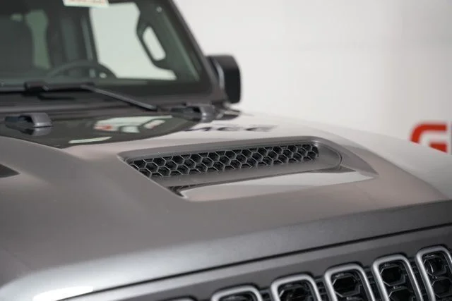 New 2026 Granite Crystal Metallic Clear-Coat Exterior Paint Jeep Sport S image 55