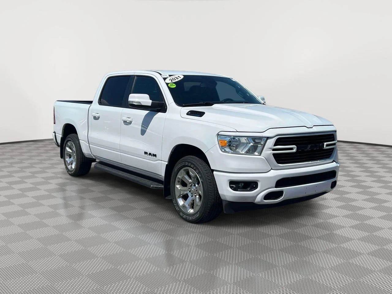 2021 RAM 1500 Big Horn/Lone Star 4x4 Crew Cab 5'7's photo