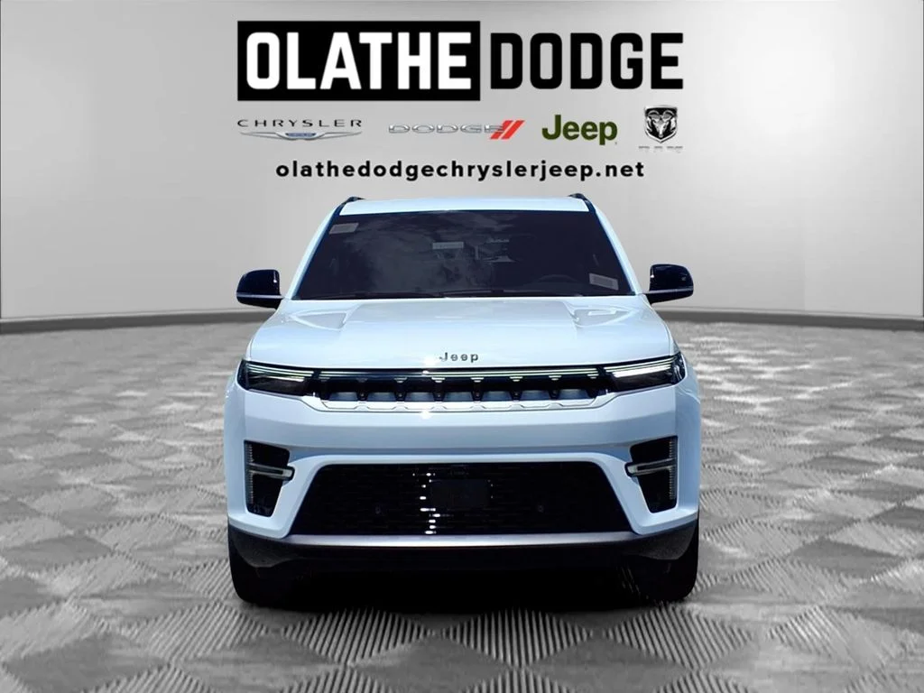 New 2026 Bright White Clear-Coat Exterior Paint Jeep  image 31