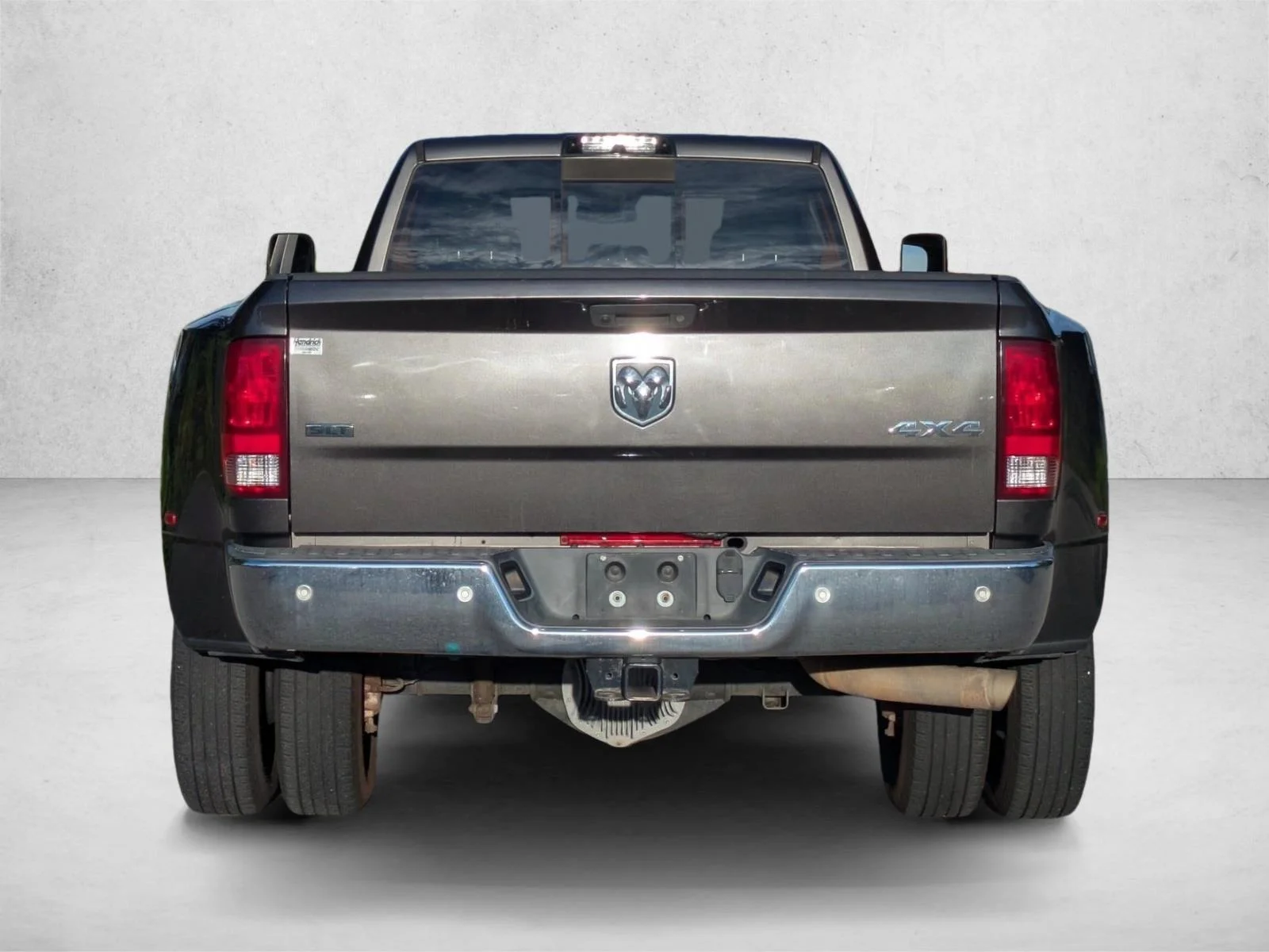 Used 2018 Granite Crystal Metallic Clearcoat Ram SLT image 6
