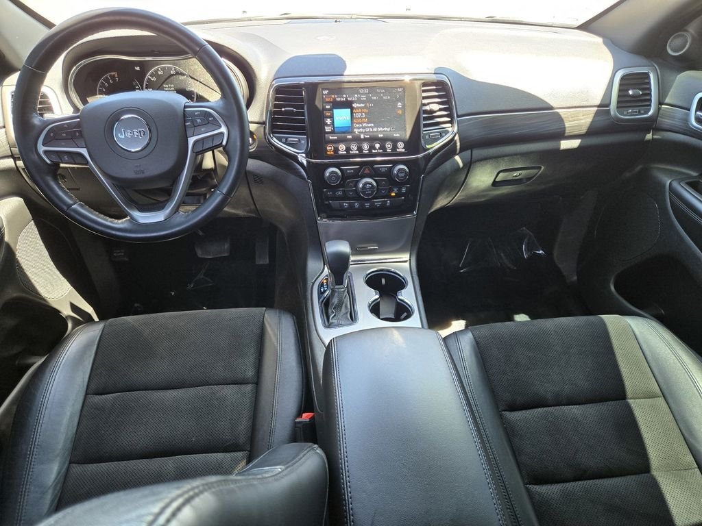 Certified Used 2022 Bright White Clearcoat Jeep Laredo X image 10