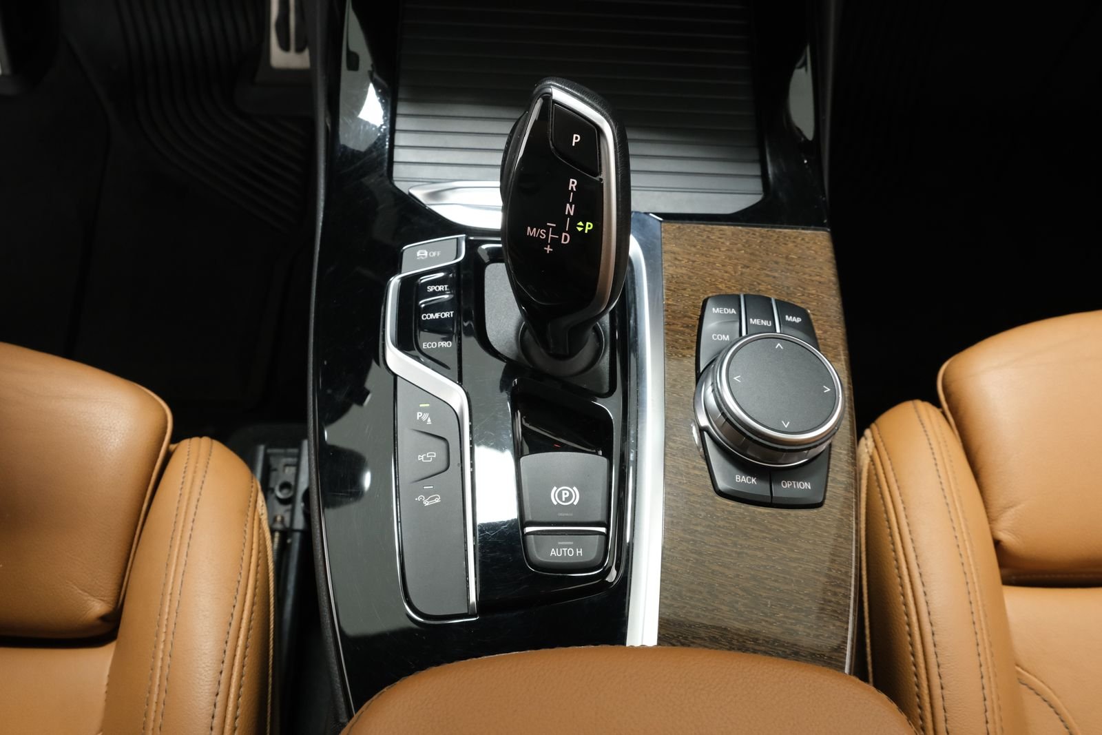 Used 2019 Alpine White BMW M40i image 25
