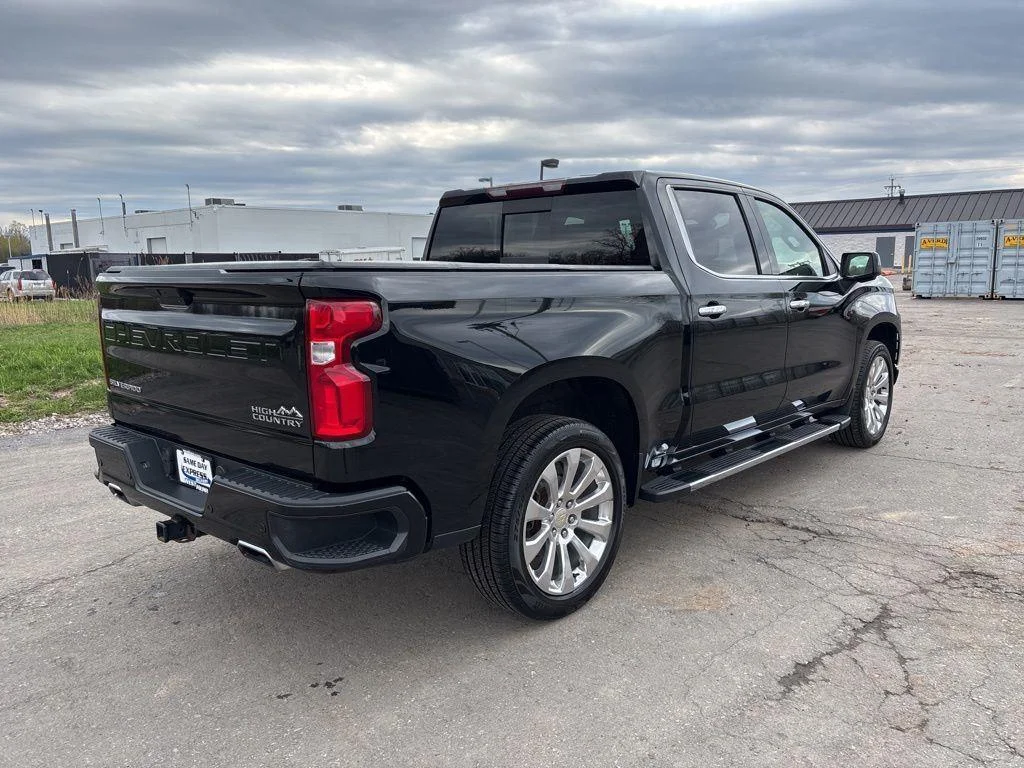 Used 2021 Black Metallic Chevrolet High Country image 8