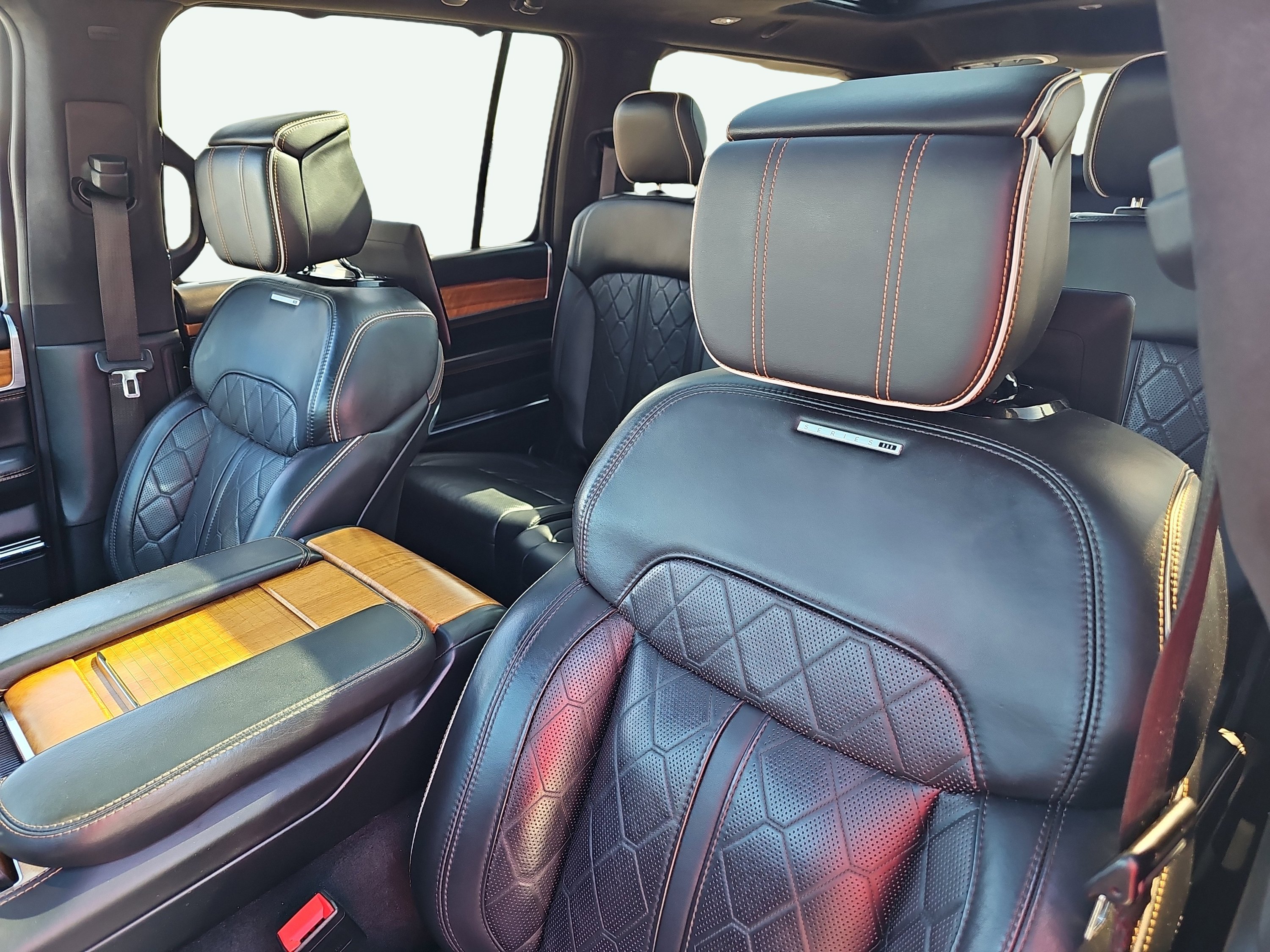 Used 2022 Diamond Black Crystal Pearlcoat Jeep Series III image 17