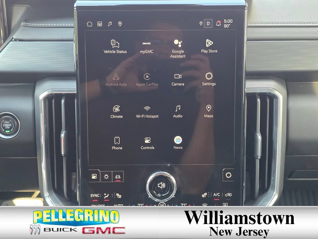 Used 2024 Summit White GMC Elevation image 7