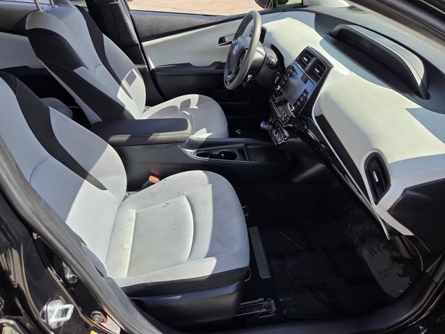 2021 Toyota Prius LE - Photo 15