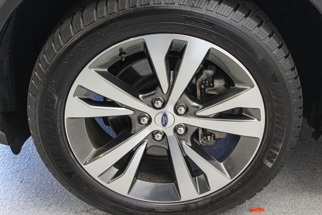 Used 2020 Silver Metallic Ford Platinum image 13