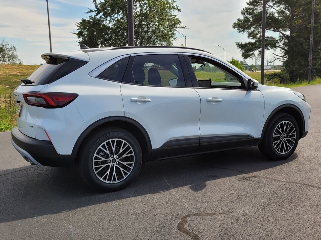 Used 2024 White Ford Base image 13