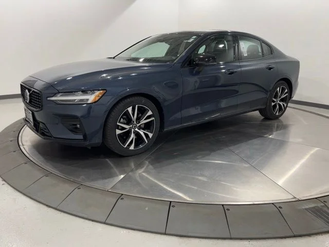 2024 Volvo S60 B5 Plus Dark Theme