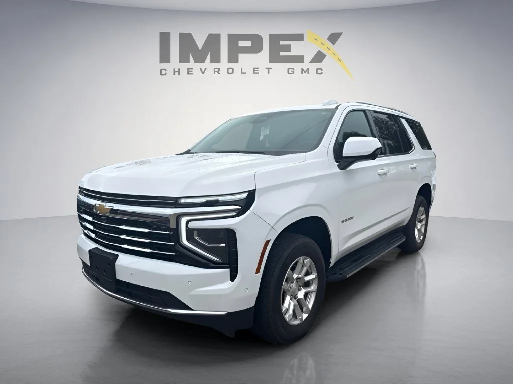 Used 2025 Summit White Chevrolet LT image 1