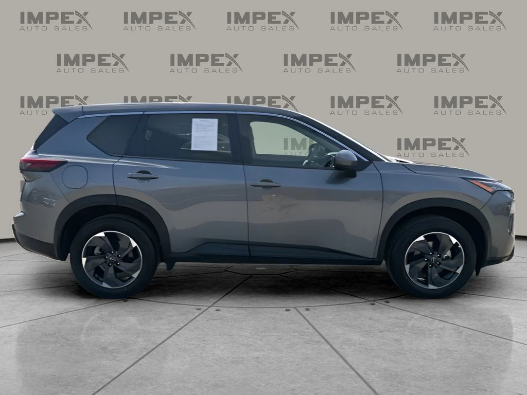 Used 2025 Gray Nissan SV image 6