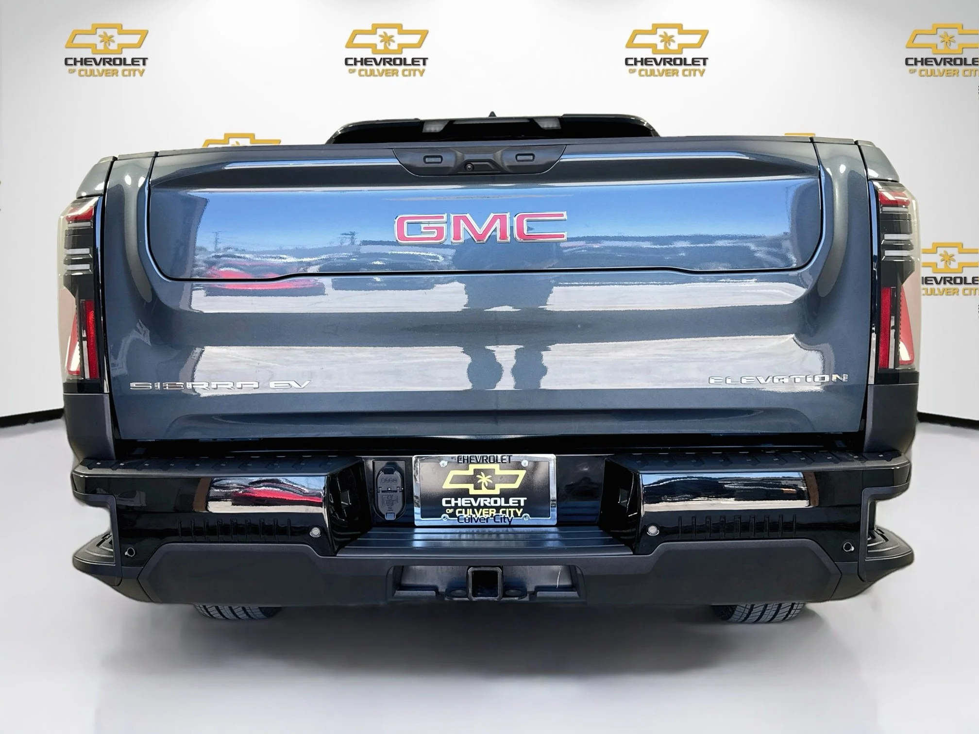 Used 2026 Deep Ocean Metallic GMC Elevation Standard Range image 7