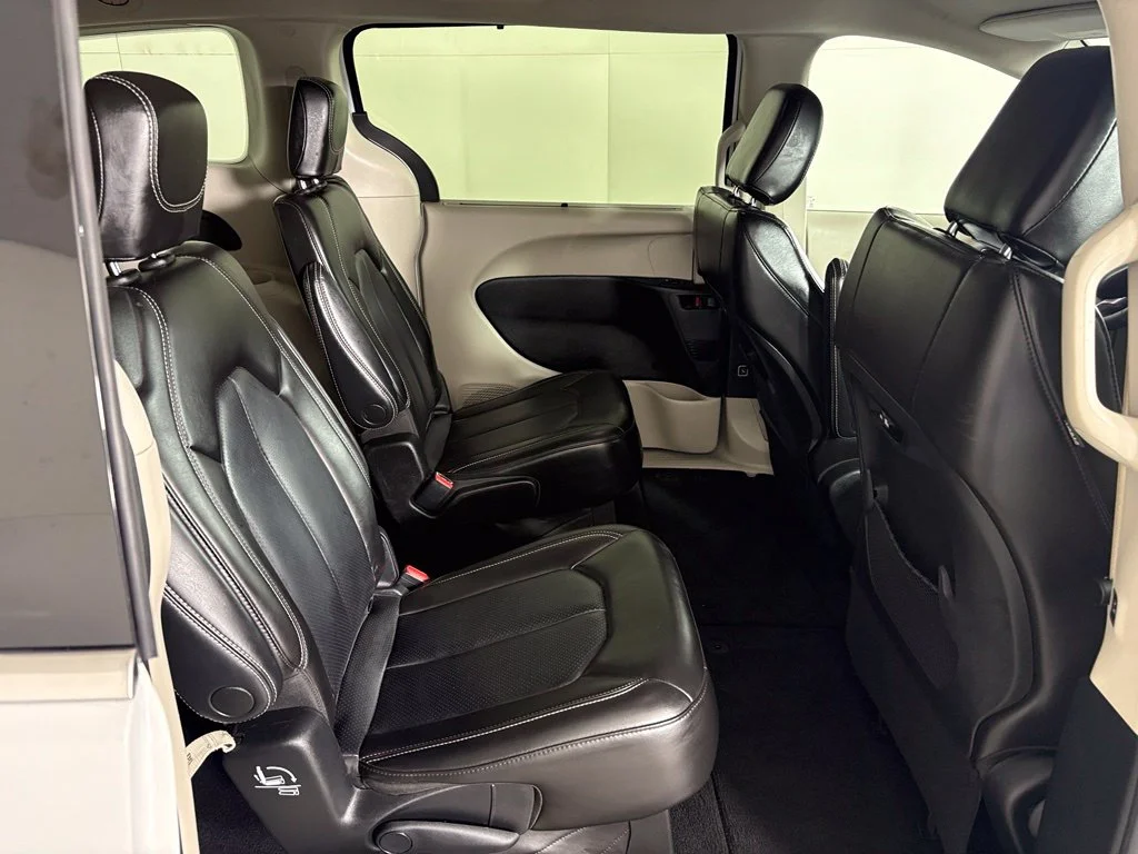 Used 2023 White Chrysler Touring L image 41