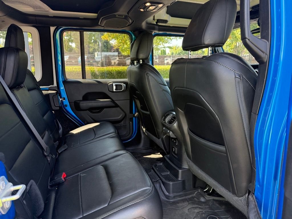 Used 2022 Hydro Blue Pearlcoat Jeep Unlimited Sahara Altitude image 21