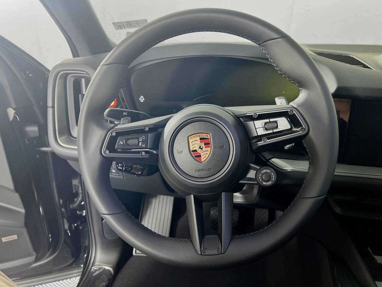 New 2026 Chromite Black Metallic Porsche E-Hybrid image 12