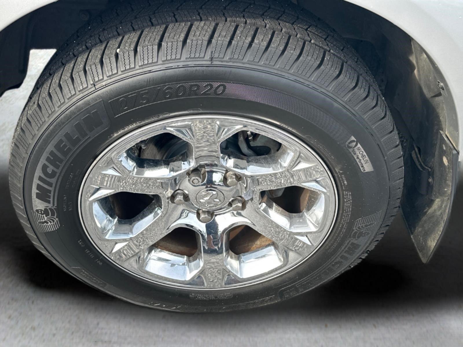 Used 2016 Bright White Clearcoat Ram Laramie image 12