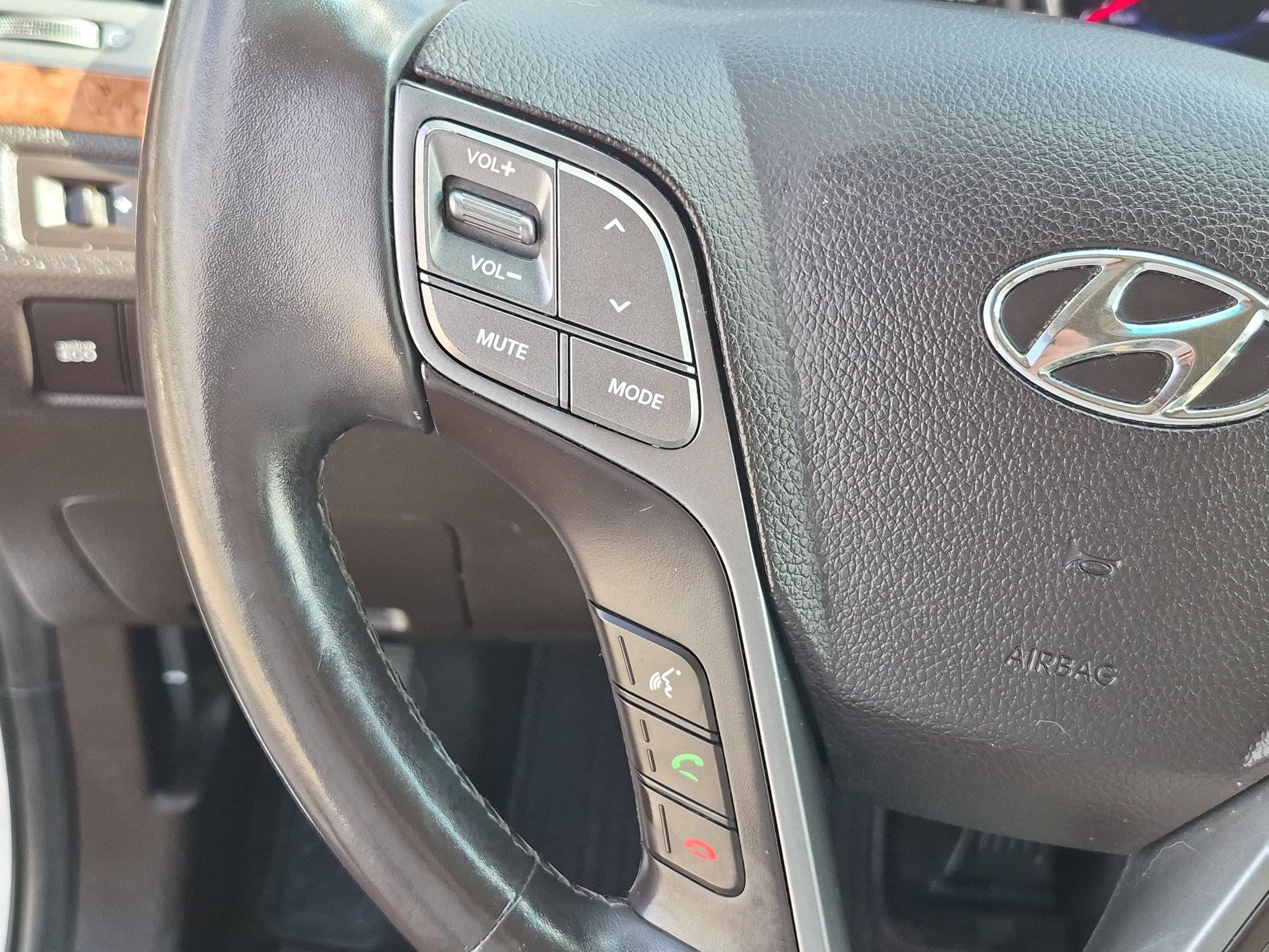 Used 2016 Frost White Pearl Hyundai 2.4 Base image 17