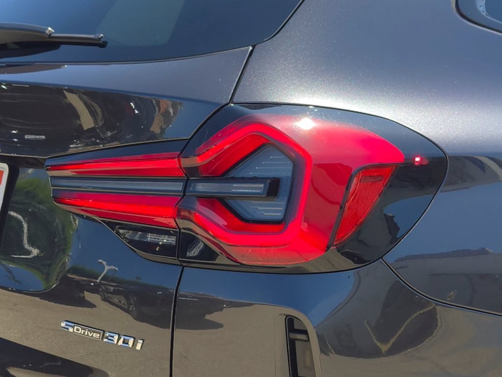Used 2024 Dark Graphite Metallic BMW sDrive30i image 5