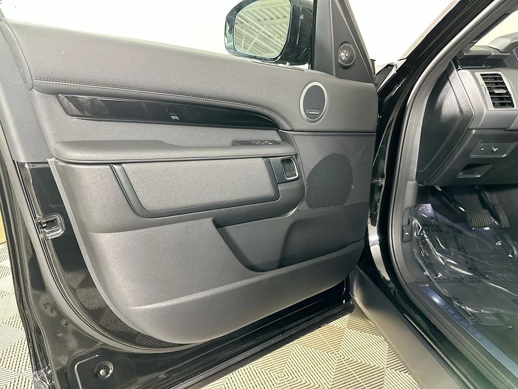 New 2026 Santorini Black Land Rover S image 22