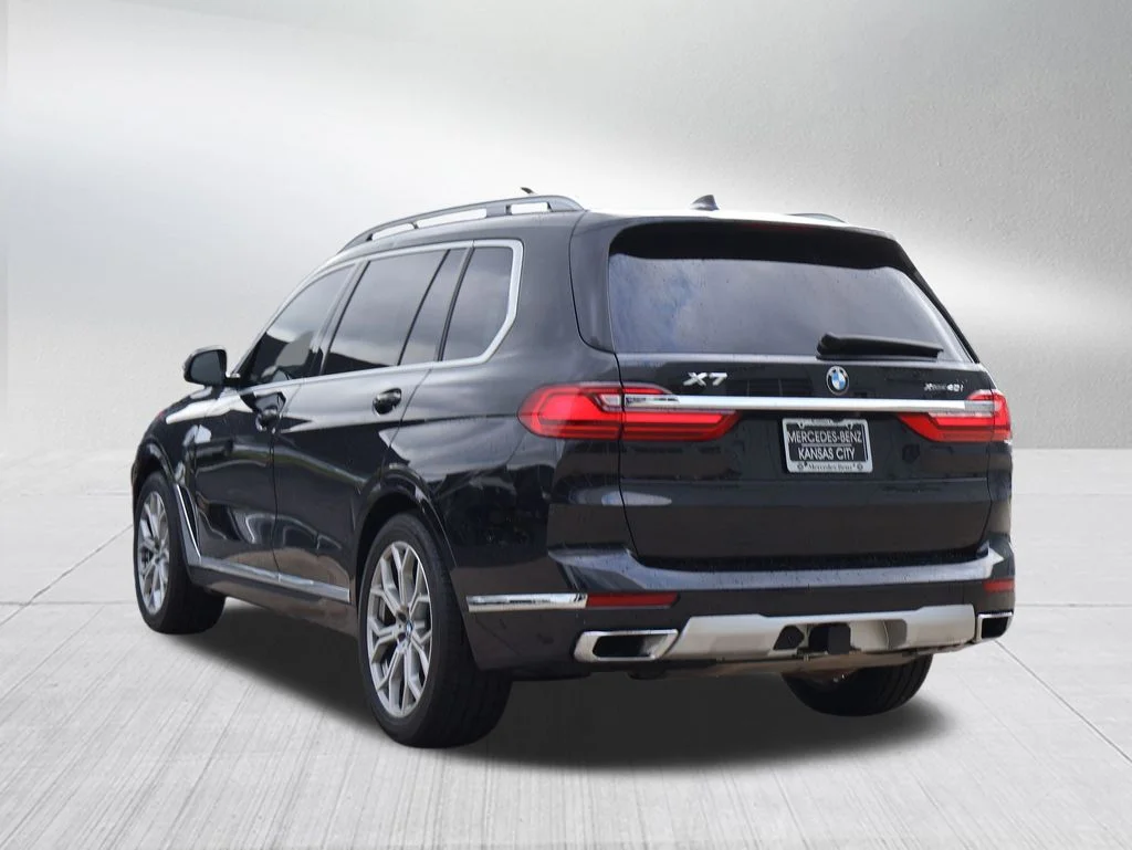 Used 2021 Black BMW xDrive40i image 29