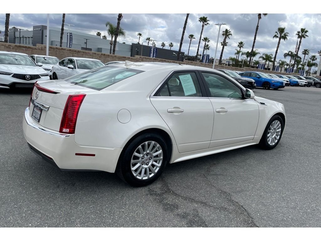 Used 2013 White Diamond Tricoat Cadillac Luxury image 5