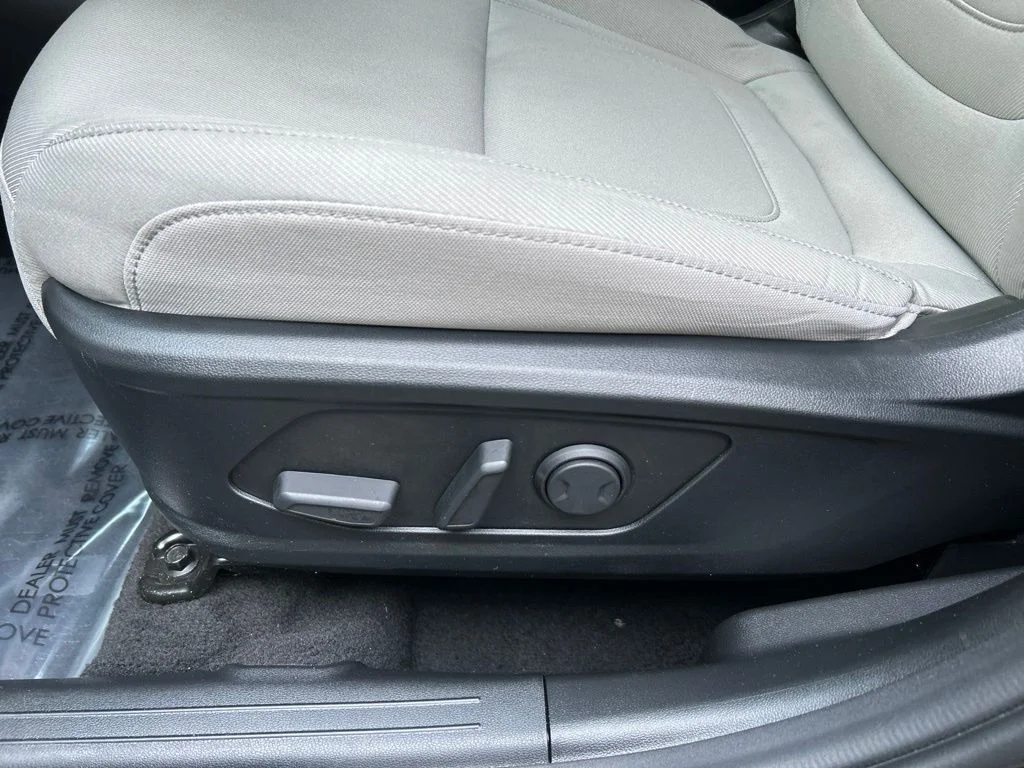 Used 2026 Black Hyundai SEL image 17