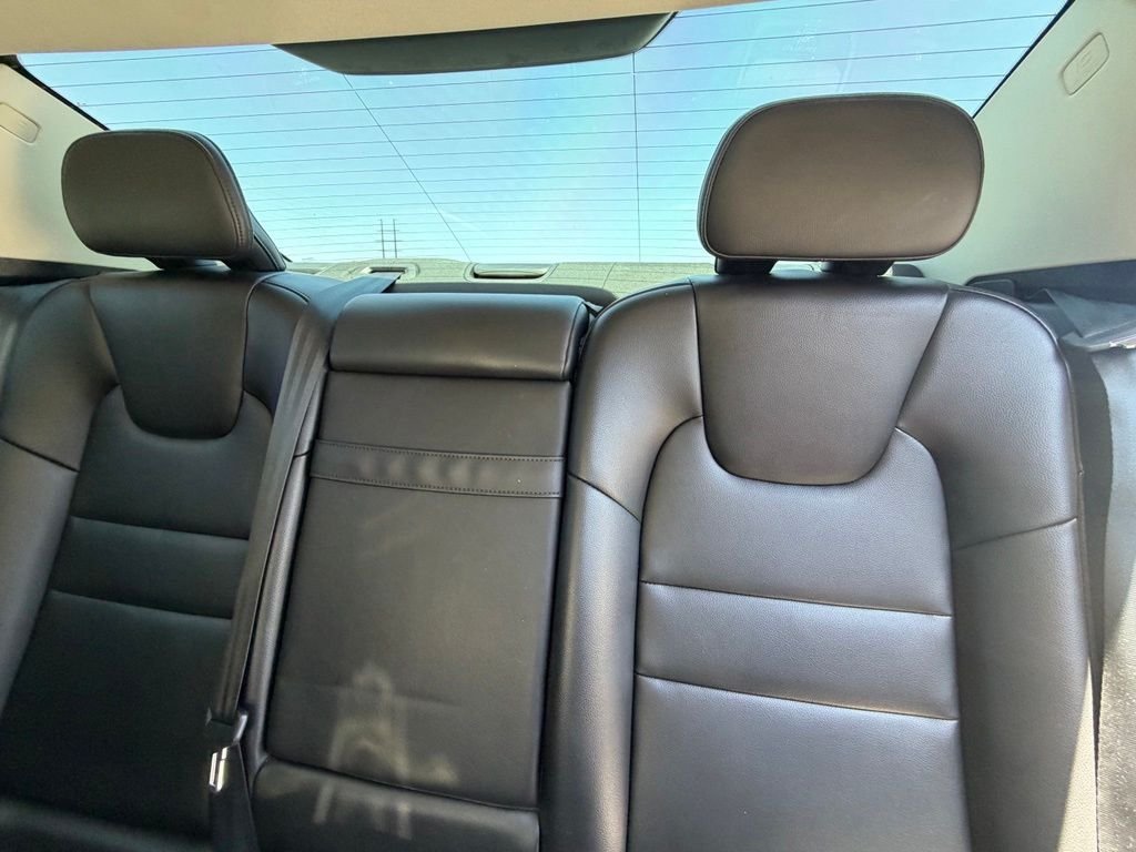 Used 2021 Gray Volvo T5 Momentum image 8