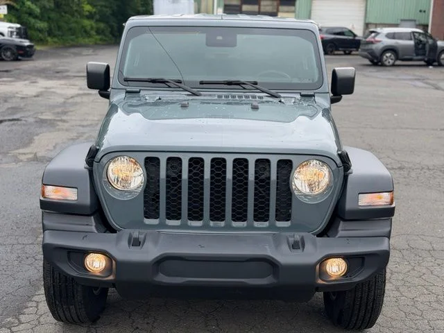 Used 2024 Gray Jeep Sport S image 2