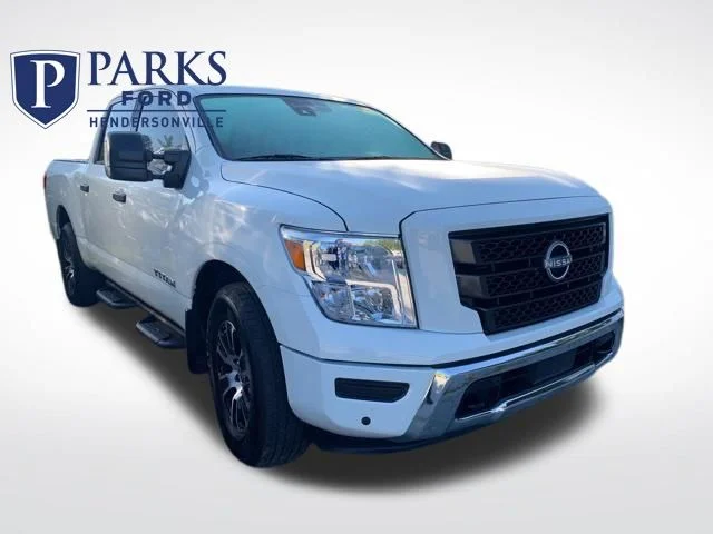 2024 Nissan Titan SV 4X4 Crew Cab's photo